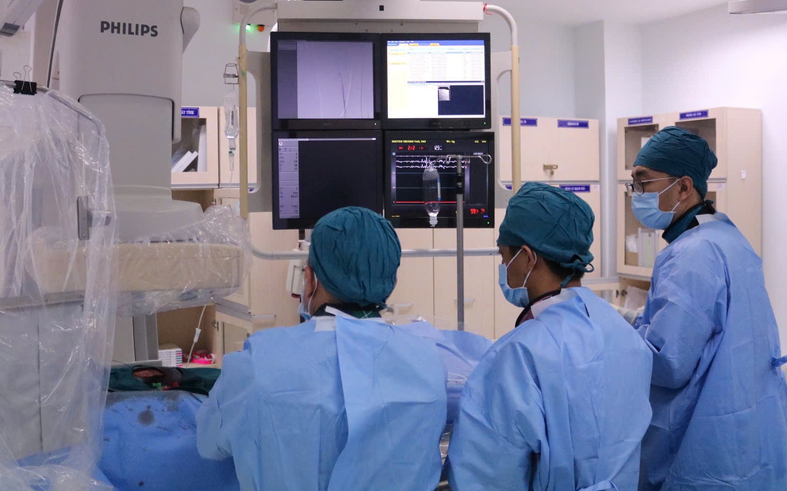 Đặt thành công máy tạo nhịp tim vĩnh viễn cho hai bệnh nhân U100