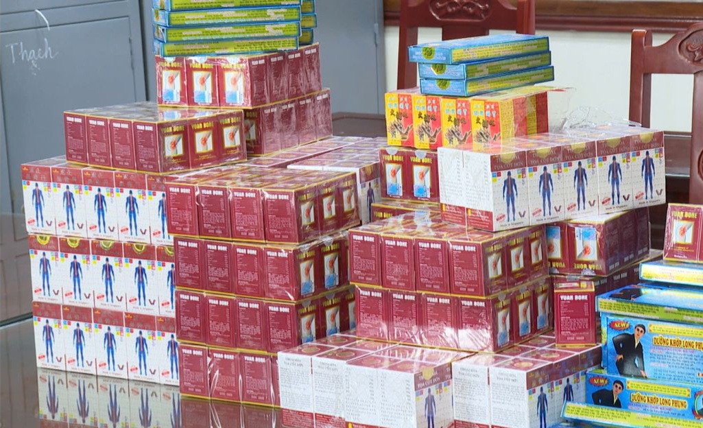 Danh sách 21 loại thuốc giả, có loại gắn mác nước ngoài vừa bị công an triệt phá- Ảnh 2. Danh sách 21 loại thuốc giả, có loại gắn mác nước ngoài vừa bị công an triệt phá- Ảnh 2.