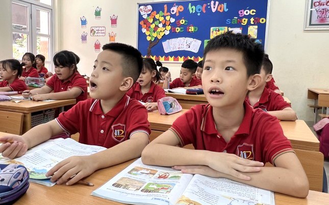 Bữa trưa miễn phí: Món quà ý nghĩa, nhân lên niềm vui an sinh giáo dục