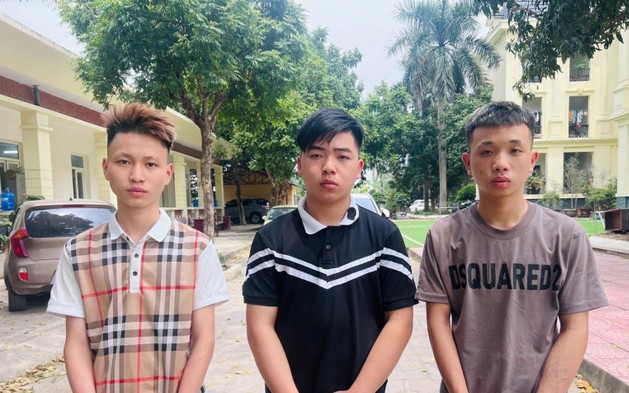 Dùng dao tự chế cướp điện thoại công nhân trong đêm