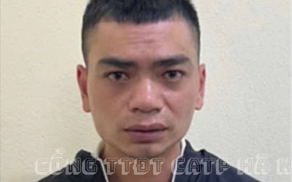 Bắt đối tượng truy nã lang thang dưới gầm cầu Thanh Trì