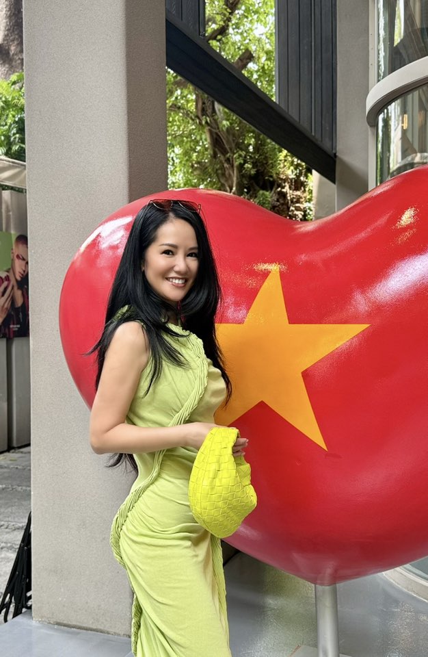 Thông tin mới nhất về Diva Hồng Nhung sau điều trị ung thư- Ảnh 1. Thông tin mới nhất về Diva Hồng Nhung sau điều trị ung thư- Ảnh 1.