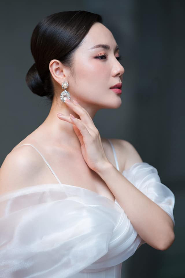 Nữ ca sĩ quê Thanh Hóa được gọi là 'người tình âm nhạc' của Hà Anh Tuấn có đời tư bí ẩn ra sao?- Ảnh 6. Nữ ca sĩ quê Thanh Hóa được gọi là 'người tình âm nhạc' của Hà Anh Tuấn có đời tư bí ẩn ra sao?- Ảnh 6.