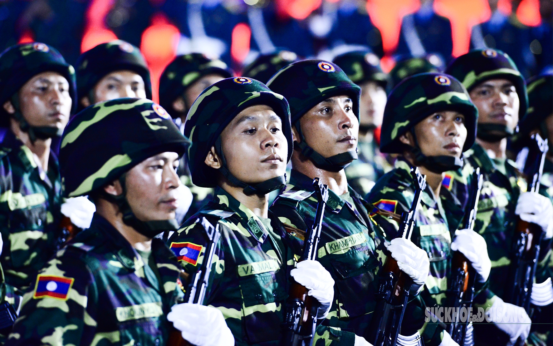 Tinh thần hữu nghị quốc tế trong dịp diễu binh, diễu hành 30/4