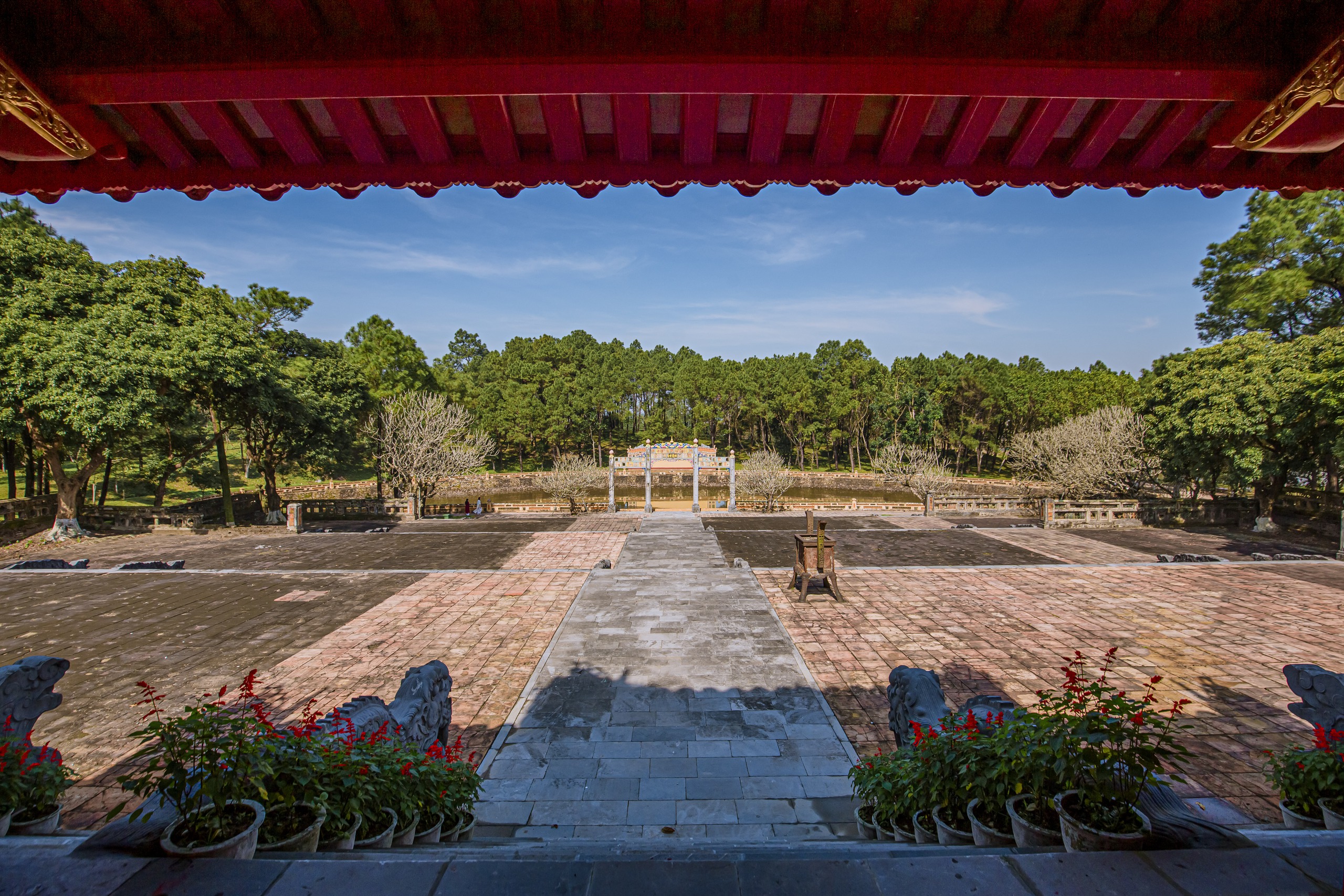Lăng vua triều Nguyễn, điểm check-in không thể bỏ lỡ dịp nghỉ lễ- Ảnh 5. Lăng vua triều Nguyễn, điểm check-in không thể bỏ lỡ dịp nghỉ lễ- Ảnh 5.