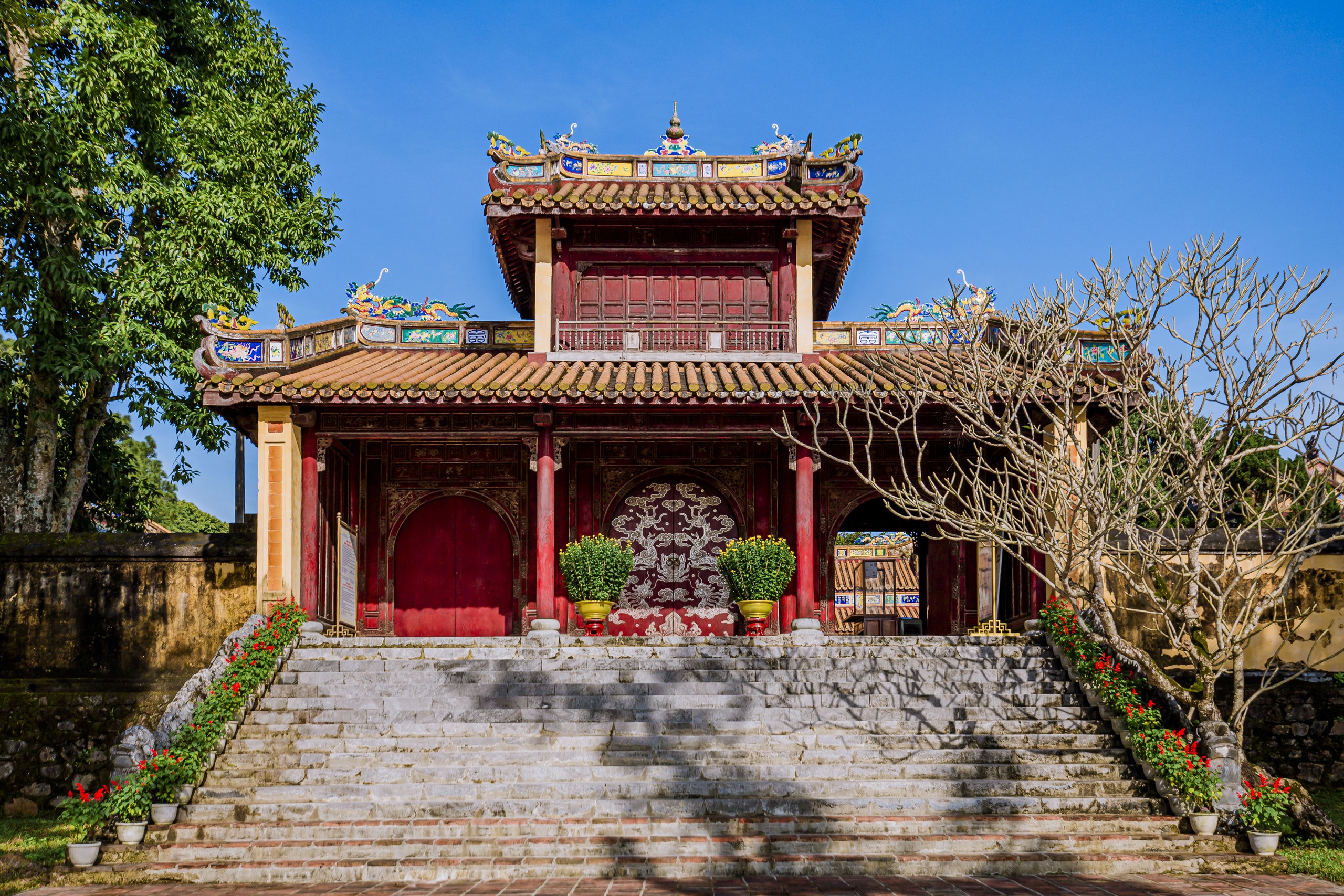 Lăng vua triều Nguyễn, điểm check-in không thể bỏ lỡ dịp nghỉ lễ- Ảnh 8. Lăng vua triều Nguyễn, điểm check-in không thể bỏ lỡ dịp nghỉ lễ- Ảnh 8.
