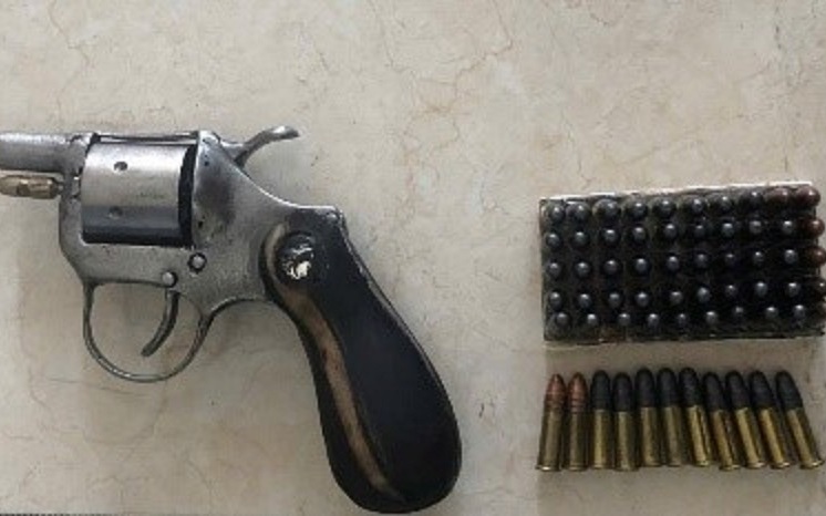 Mua bán, tàng trữ trái phép vũ khí quân dụng, 3 đối tượng bị khởi tố 