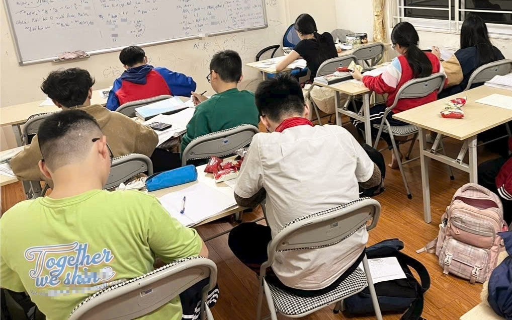Dạy thêm ngoài nhà trường: Trung tâm nào hợp pháp?