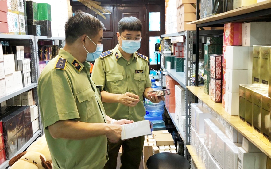 Cách phân biệt mỹ phẩm giả, mỹ phẩm ‘xịn’ bán trên các sàn thương mại điện tử