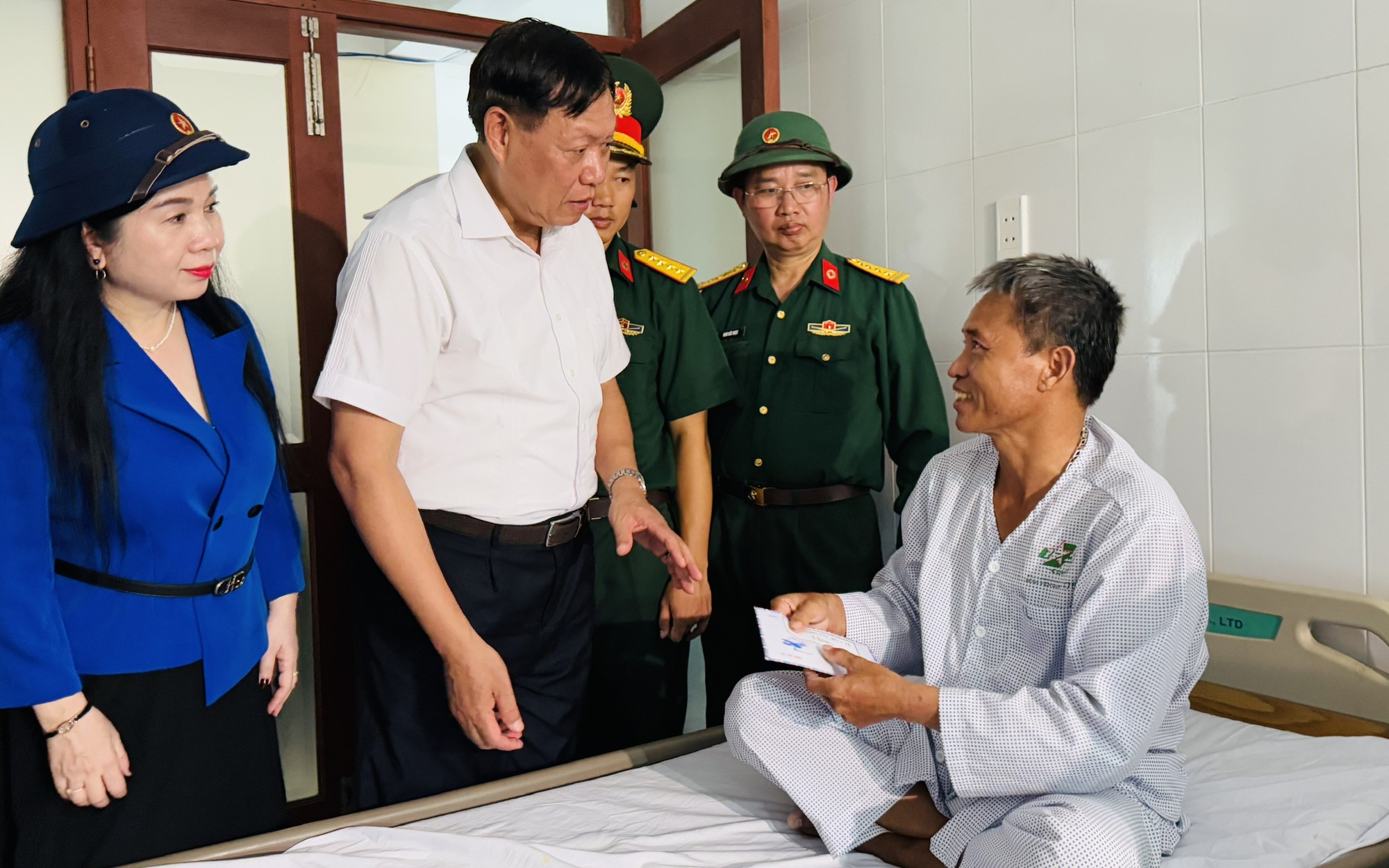 Bộ Y tế đẩy mạnh phát triển y tế biển đảo, chăm sóc sức khoẻ thân nhân cán bộ, chiến sĩ quần đảo Trường Sa và Nhà giàn DK1
