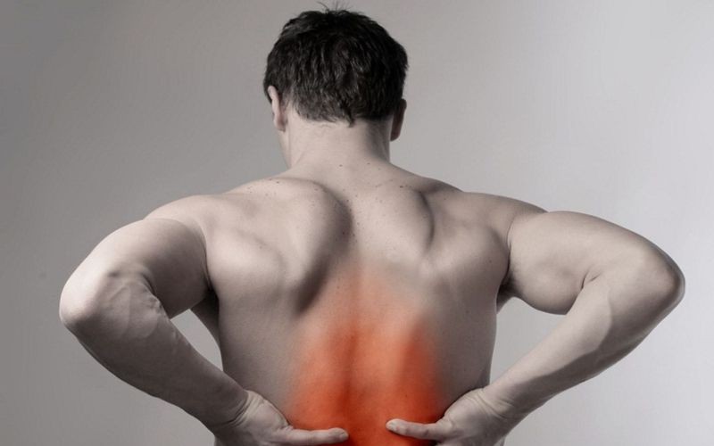 Đau cột sống cổ âm ỉ 5 tháng, nam thanh niên 26 tuổi phát hiện viêm cột sống dính khớp- Ảnh 3.