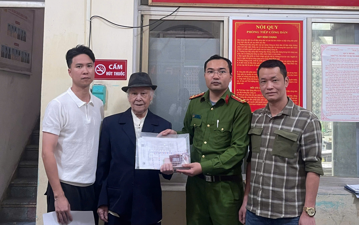 Trung tá công an bất ngờ nhặt được số tiền lớn cùng nhiều giấy tờ khi đang đi làm nhiệm vụ