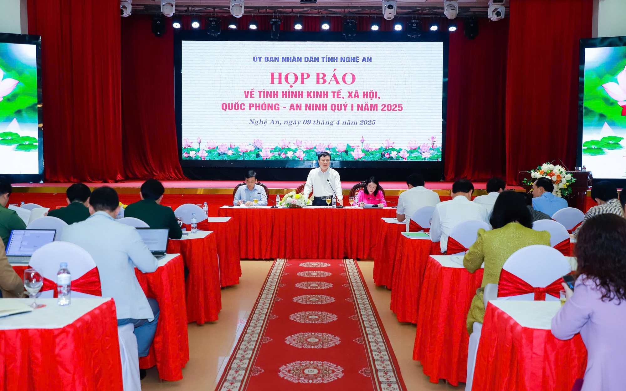 Sẽ bắn pháo hoa tại Làng Sen quê Bác