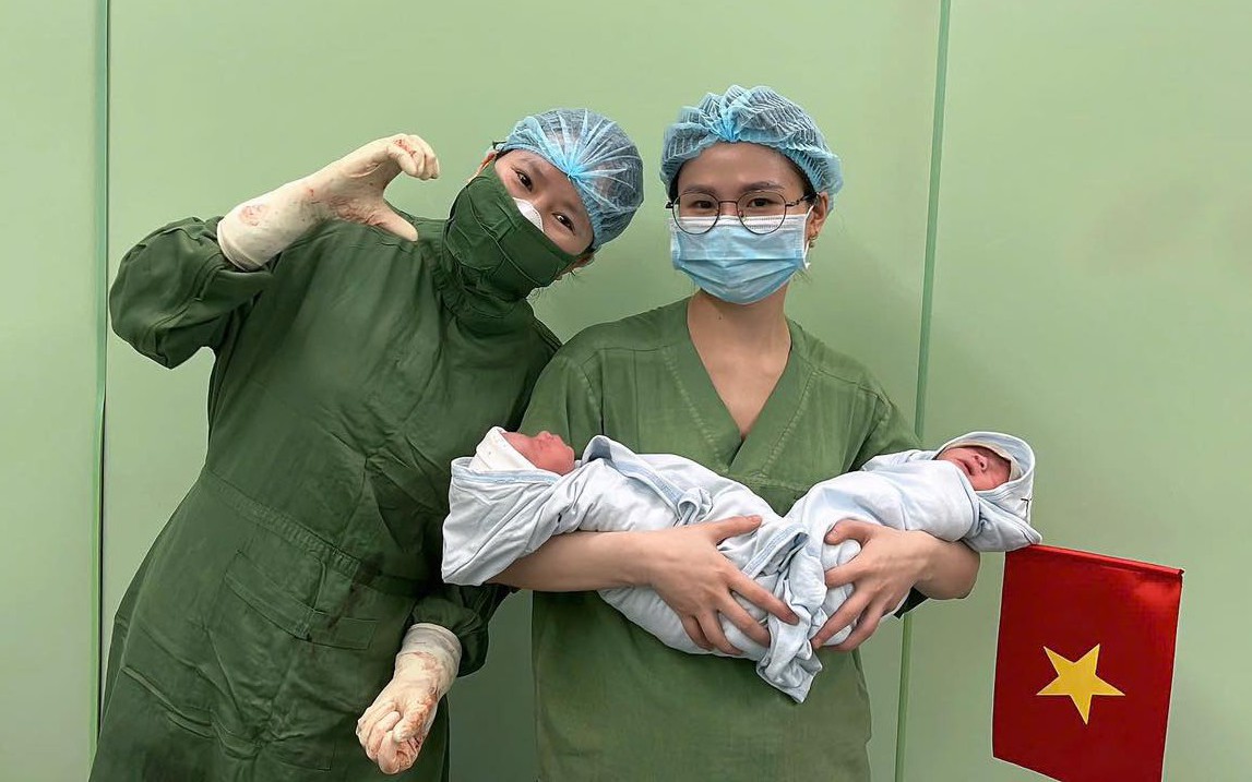 Cặp song sinh chào đời ngày đặc biệt được đặt tên Thống Nhất và Hòa Bình