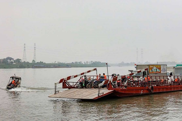 Cảnh sát đường thủy Hà Nội xử lý nhiều phương tiện vi phạm dịp nghỉ lễ- Ảnh 4.