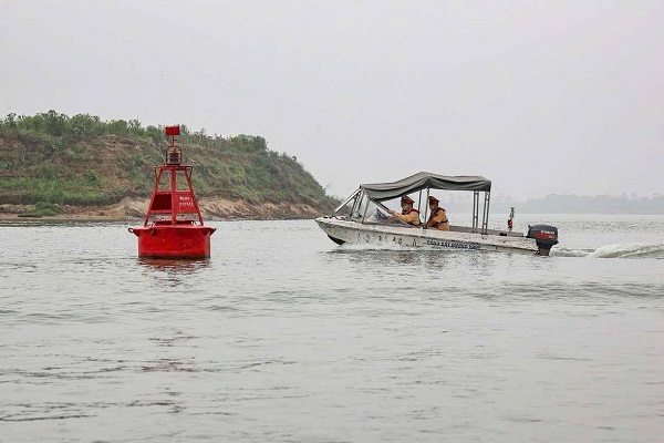 Cảnh sát đường thủy Hà Nội xử lý nhiều phương tiện vi phạm dịp nghỉ lễ- Ảnh 1.