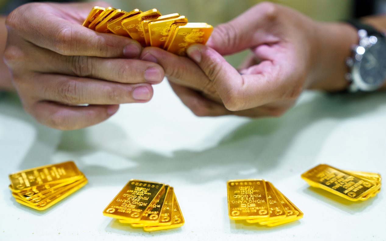 Giá vàng hôm nay ngày 1/5 tiếp đà giảm dữ dội