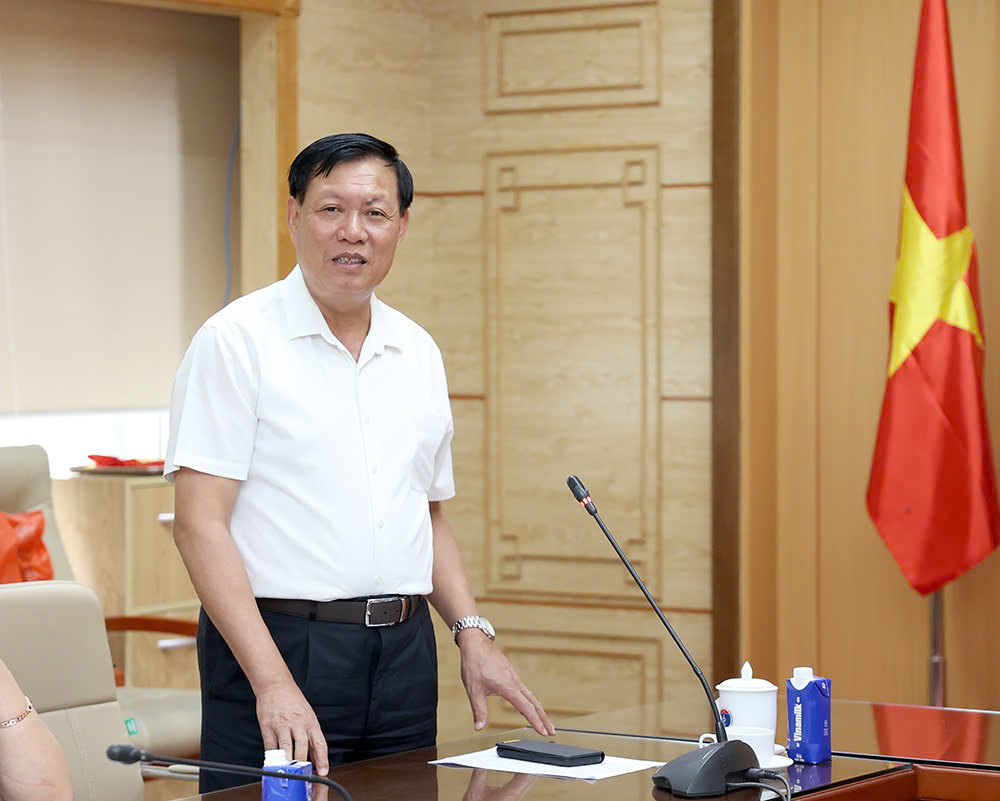 Bộ Y tế tặng Kỷ niệm chương Vì sức khoẻ nhân dân cho 12 cán bộ, sĩ quan thuộc Quân chủng Hải quân- Ảnh 4. Bộ Y tế tặng Kỷ niệm chương Vì sức khoẻ nhân dân cho 12 cán bộ, sĩ quan thuộc Quân chủng Hải quân- Ảnh 4.