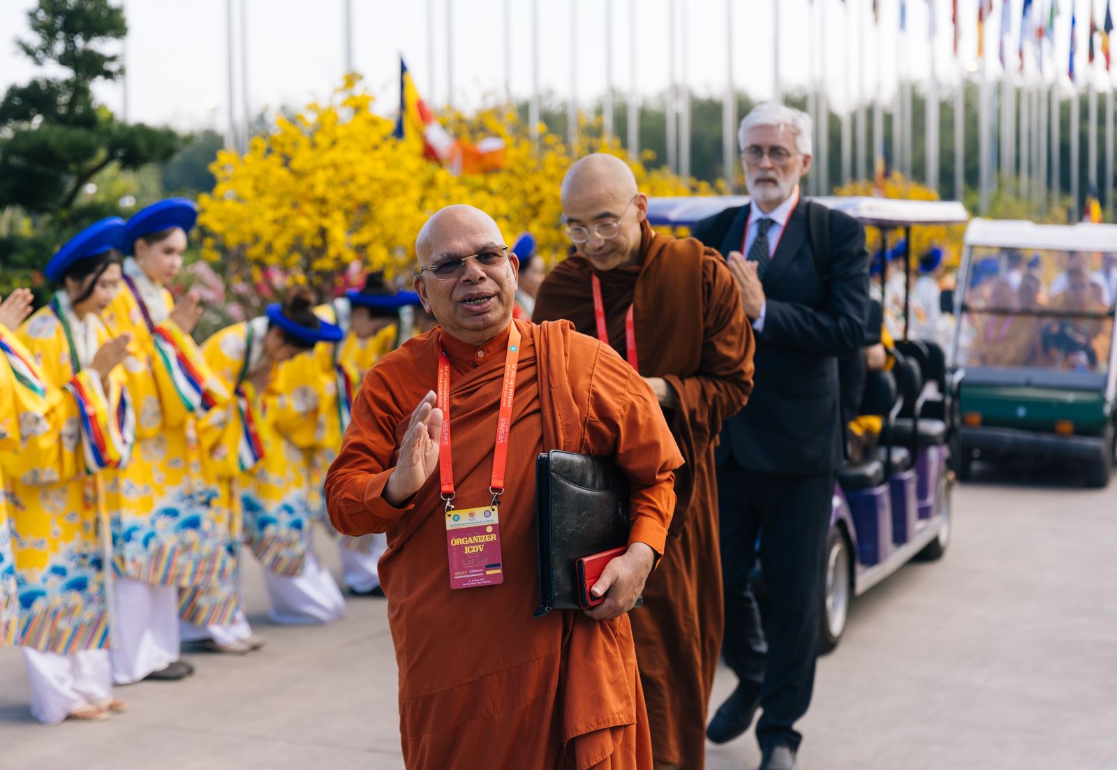 Bạn bè quốc tế ấn tượng với Đại lễ Vesak 2025 tại Việt Nam- Ảnh 1. Bạn bè quốc tế ấn tượng với Đại lễ Vesak 2025 tại Việt Nam- Ảnh 1.