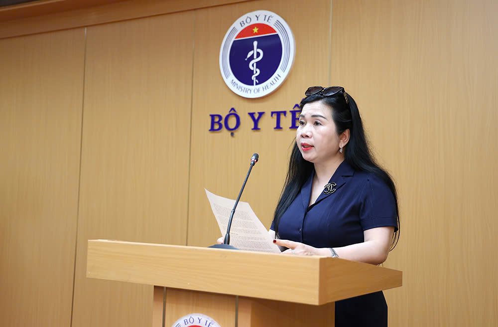 Bộ Y tế tặng Kỷ niệm chương Vì sức khoẻ nhân dân cho 12 cán bộ, sĩ quan thuộc Quân chủng Hải quân- Ảnh 3. Bộ Y tế tặng Kỷ niệm chương Vì sức khoẻ nhân dân cho 12 cán bộ, sĩ quan thuộc Quân chủng Hải quân- Ảnh 3.