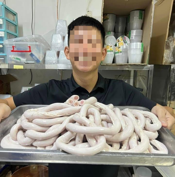 Vụ lòng se điếu dài 40m: Quảng cáo sai sự thật, lừa dối người tiêu dùng, chủ quán Lòng Chát có thể bị xử phạt bao nhiêu tiền?- Ảnh 3. Vụ lòng se điếu dài 40m: Quảng cáo sai sự thật, lừa dối người tiêu dùng, chủ quán Lòng Chát có thể bị xử phạt bao nhiêu tiền?- Ảnh 3.