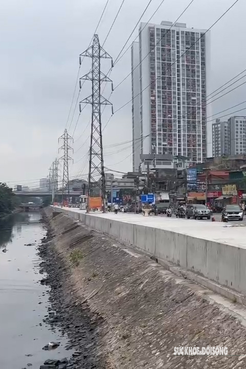 Gần 10 năm, dự án mở rộng đường Tam Trinh vẫn ngổn ngang- Ảnh 6. Gần 10 năm, dự án mở rộng đường Tam Trinh vẫn ngổn ngang- Ảnh 6.