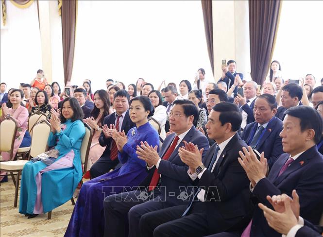 Tổng Bí thư Tô Lâm gặp gỡ cộng đồng người Việt Nam tại Belarus- Ảnh 3.