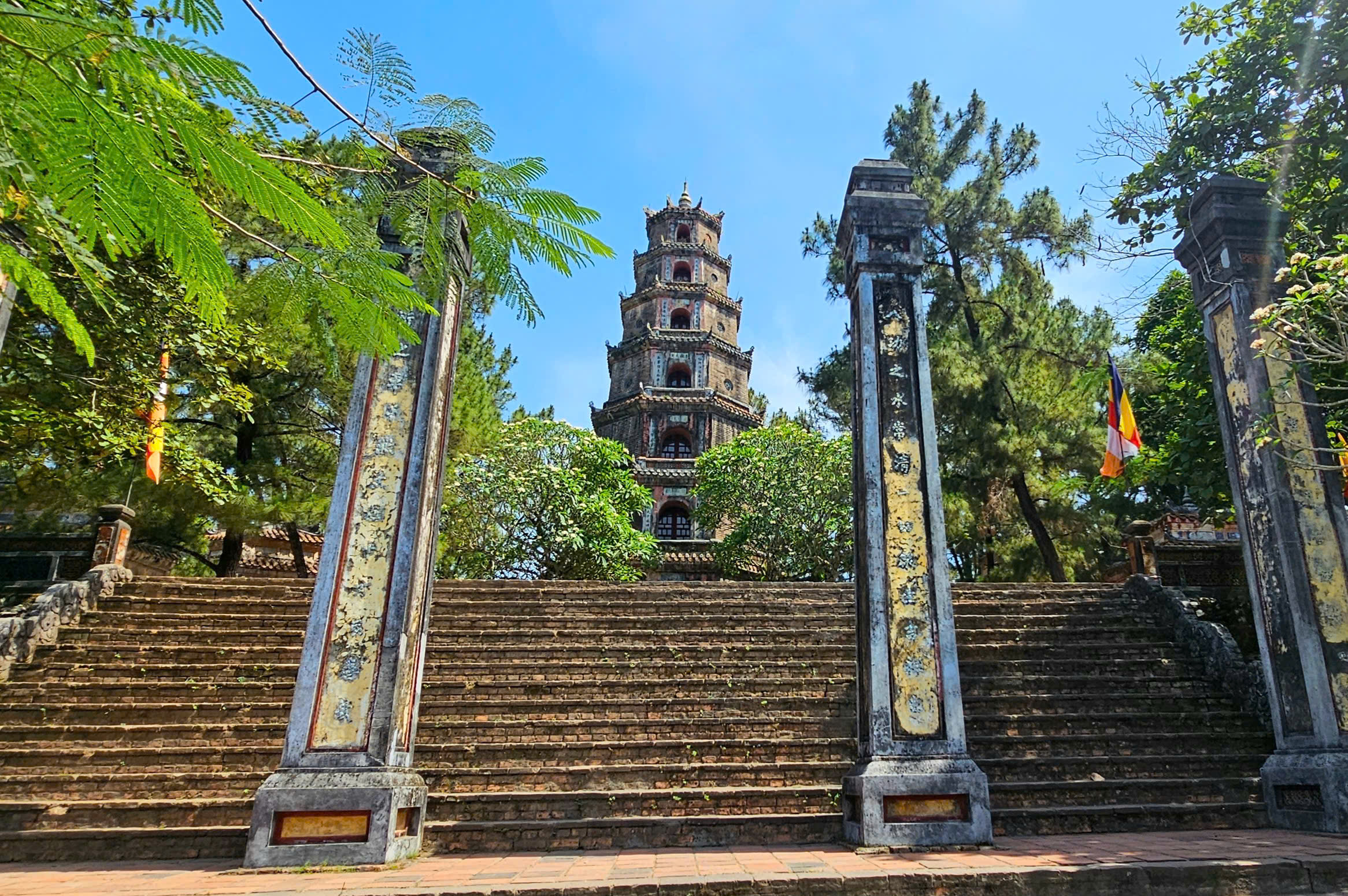 Chiếc xe đặc biệt từng chở Bồ tát Thích Quảng Đức đang trưng bày ở Huế- Ảnh 1. Chiếc xe đặc biệt từng chở Bồ tát Thích Quảng Đức đang trưng bày ở Huế- Ảnh 1.