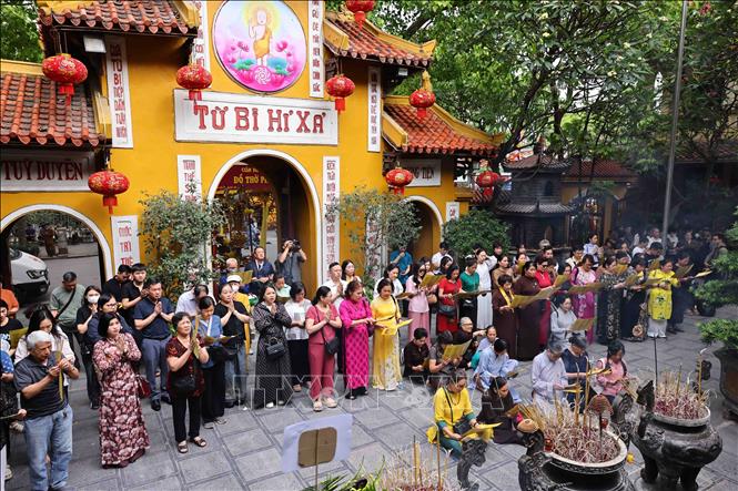 Đại lễ Phật đản năm 2025: Lan tỏa tuệ giác, kết nối nhân sinh- Ảnh 8. Đại lễ Phật đản năm 2025: Lan tỏa tuệ giác, kết nối nhân sinh- Ảnh 8.