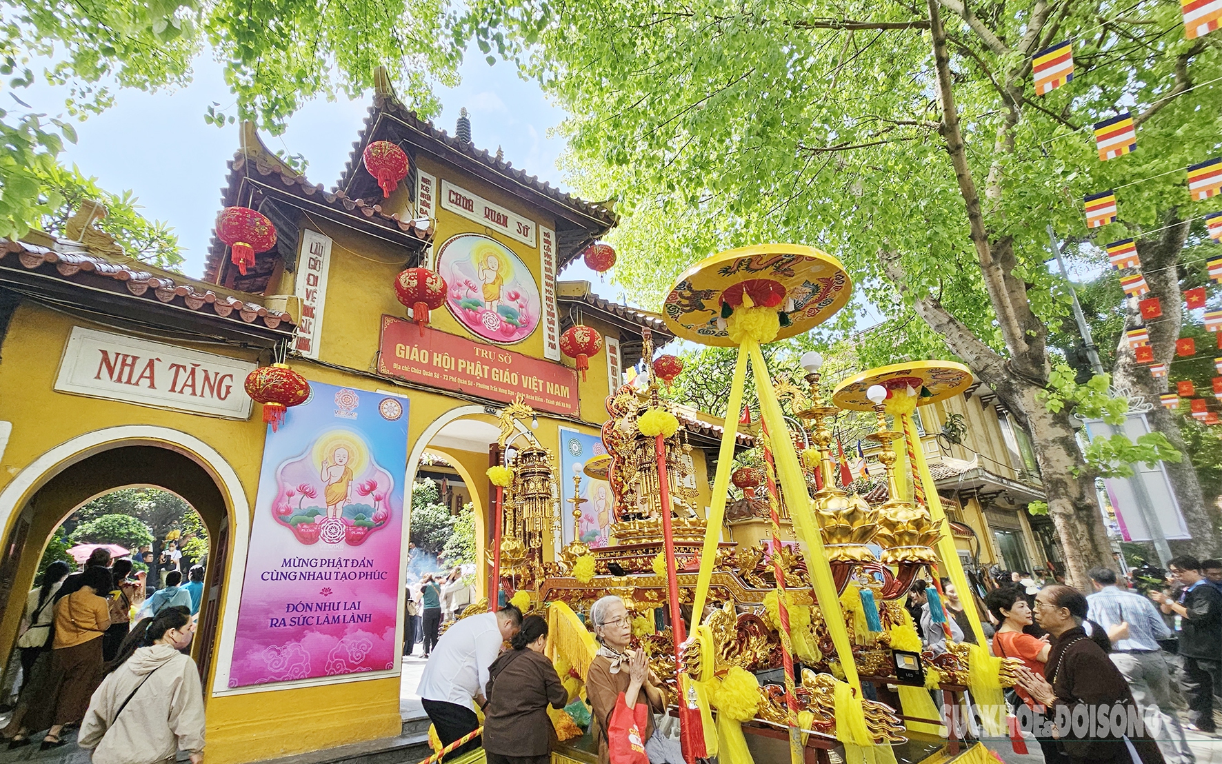 Hà Nội rực rỡ sắc màu mừng ngày Phật đản