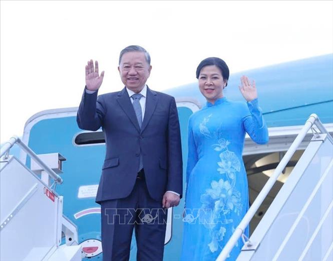Tổng Bí thư Tô Lâm và Phu nhân kết thúc tốt đẹp chuyến thăm cấp Nhà nước Cộng hòa Belarus- Ảnh 3. Tổng Bí thư Tô Lâm và Phu nhân kết thúc tốt đẹp chuyến thăm cấp Nhà nước Cộng hòa Belarus- Ảnh 3.