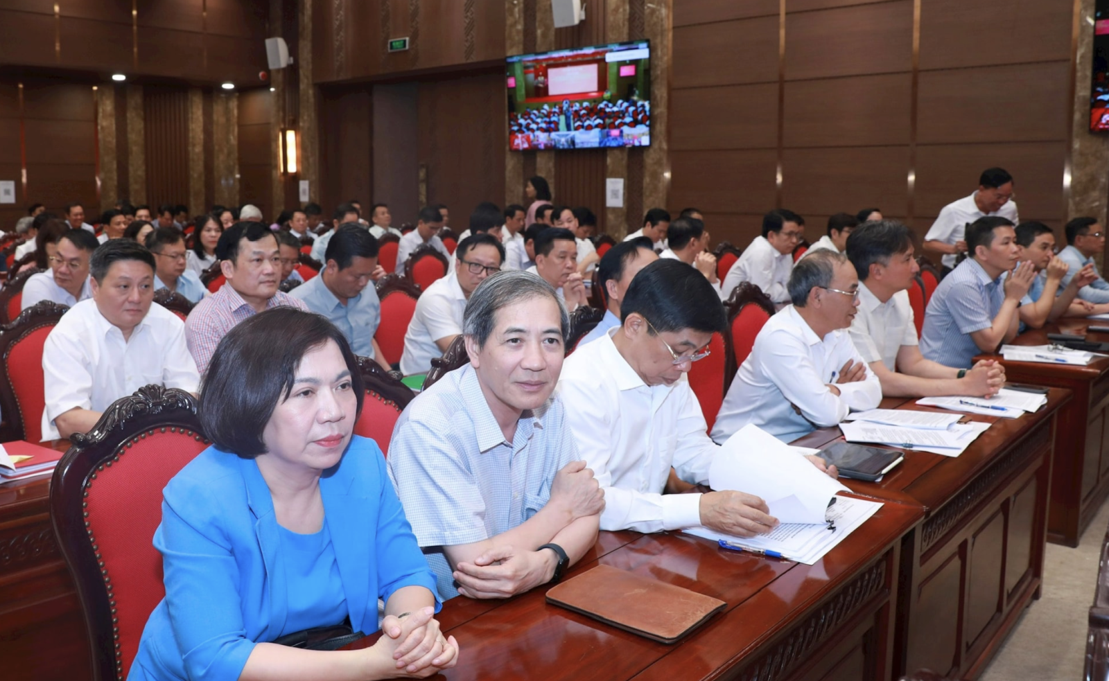 Hà Nội nêu tiêu chí lựa chọn 126 Bí thư xã, phường mới- Ảnh 2. Hà Nội nêu tiêu chí lựa chọn 126 Bí thư xã, phường mới- Ảnh 2.