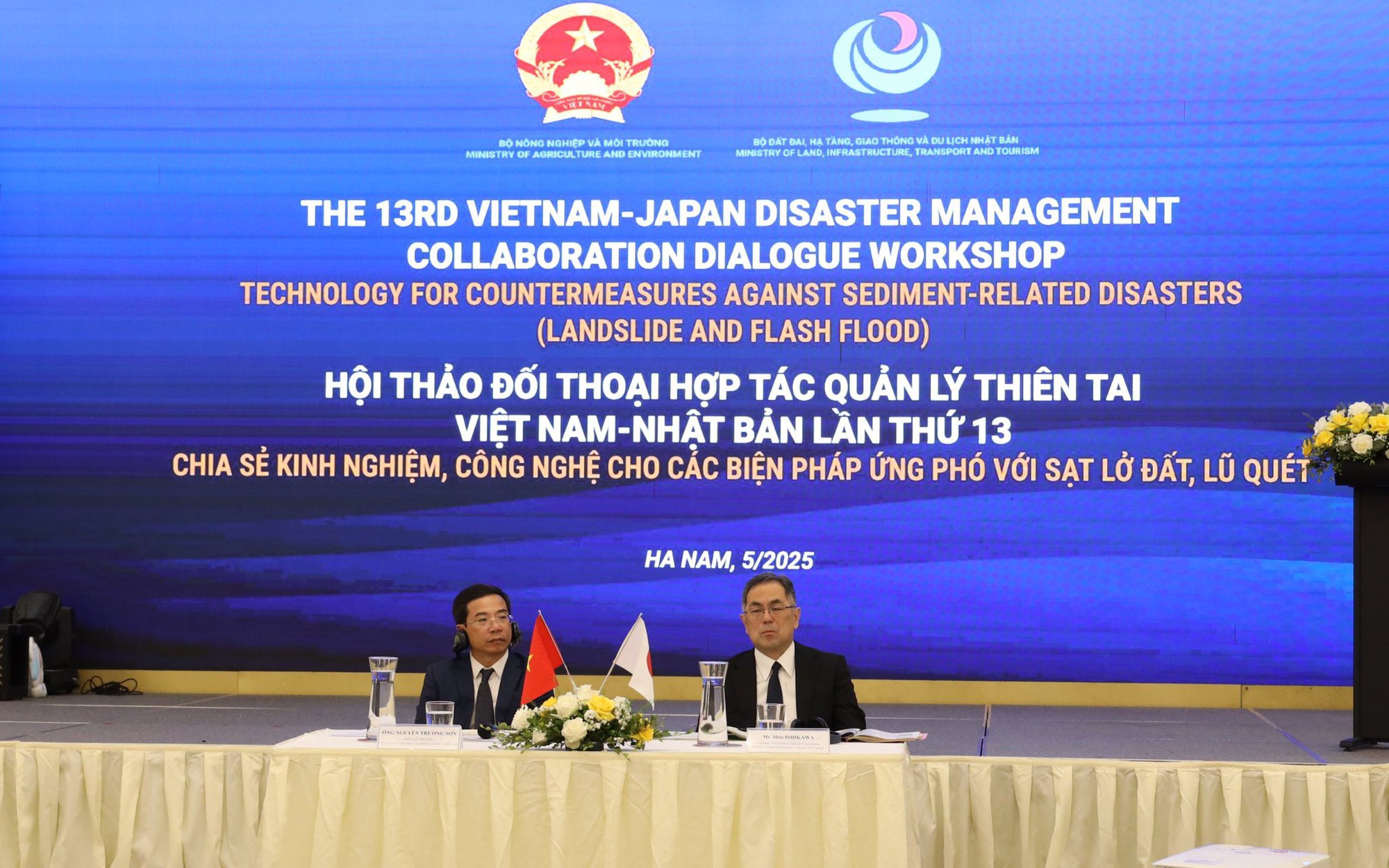 Hợp tác chia sẻ kinh nghiệm và công nghệ ứng phó với sạt lở đất, lũ quét