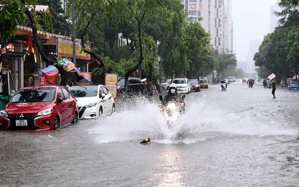 Miền Bắc mưa dông trở lại, đề phòng thời tiết nguy hiểm