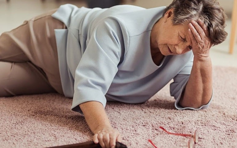 Nguy cơ đột quỵ não vào mùa hè ở người cao tuổi