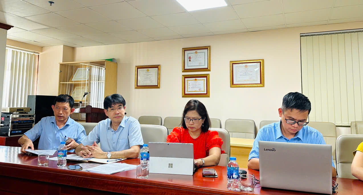 Hội đồng Giám khảo tổng hợp kết quả chấm điểm Cuộc thi 'Cơ sở Y tế Xanh - Sạch - Đẹp' lần thứ I- Ảnh 2. Hội đồng Giám khảo tổng hợp kết quả chấm điểm Cuộc thi 'Cơ sở Y tế Xanh - Sạch - Đẹp' lần thứ I- Ảnh 2.
