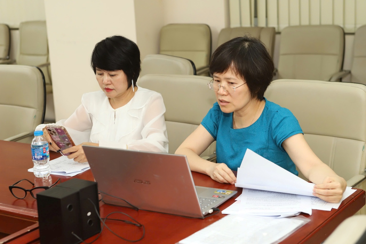 Hội đồng Giám khảo tổng hợp kết quả chấm điểm Cuộc thi 'Cơ sở Y tế Xanh - Sạch - Đẹp' lần thứ I- Ảnh 4. Hội đồng Giám khảo tổng hợp kết quả chấm điểm Cuộc thi 'Cơ sở Y tế Xanh - Sạch - Đẹp' lần thứ I- Ảnh 4.