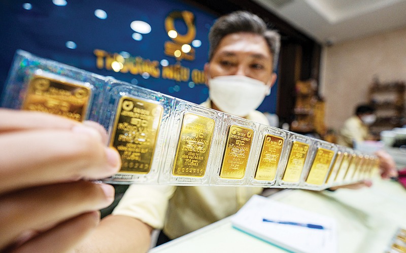 Thủ tướng: Khẩn trương thực hiện ngay các giải pháp ổn định thị trường vàng