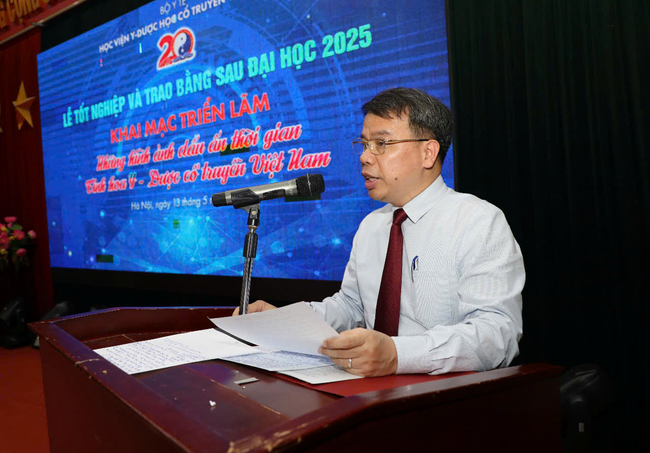Thứ trưởng Bộ Y tế: Kết hợp y học cổ truyền và y học hiện đại để nâng cao chất lượng khám chữa bệnh, bảo vệ sức khỏe người dân- Ảnh 2. Thứ trưởng Bộ Y tế: Kết hợp y học cổ truyền và y học hiện đại để nâng cao chất lượng khám chữa bệnh, bảo vệ sức khỏe người dân- Ảnh 2.