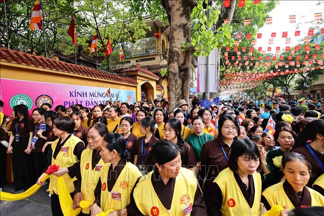 Cung nghênh xá lợi Đức Phật, Bảo vật Quốc gia Ấn Độ về Chùa Quán Sứ (Hà Nội)- Ảnh 2. Cung nghênh xá lợi Đức Phật, Bảo vật Quốc gia Ấn Độ về Chùa Quán Sứ (Hà Nội)- Ảnh 2.