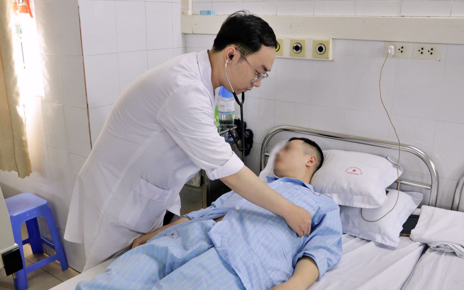 Hồi sinh sự sống cho người đàn ông 40 tuổi sau 2 lần tim ngừng đập- Ảnh 3. Cứu sống người đàn ông nhiều lần tim ngừng đập