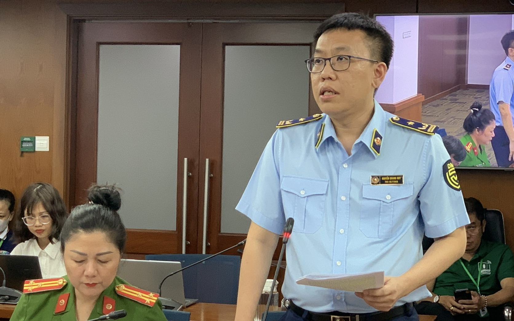 Hàng chục tấn nội tạng đông lạnh, yến sào, bò khô... không xuất xứ bán tràn lan ở TPHCM