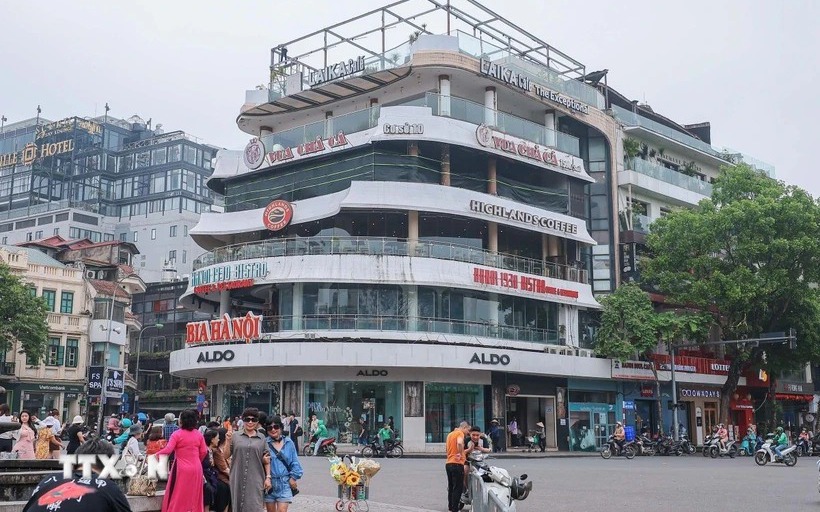 Hà Nội: Thông tin về việc phá dỡ tòa nhà &quot;Hàm cá mập&quot;