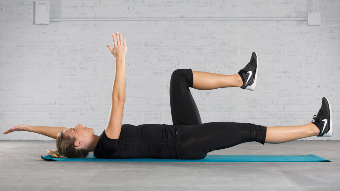 5 bài tập bodyweight giúp thu nhỏ vòng eo- Ảnh 2. The Deadbug Exercise: How To, Benefits, Variations - Muscle & Fitness