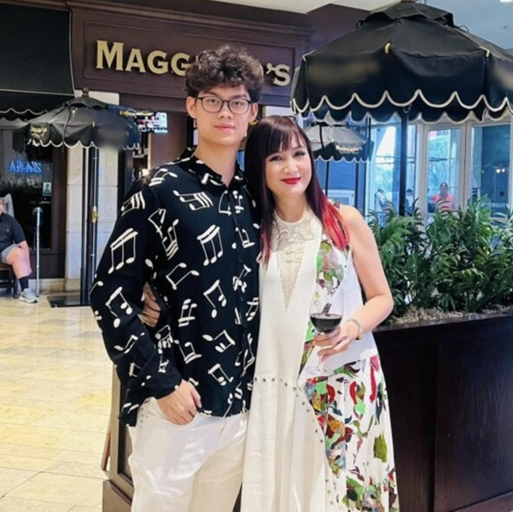 Con trai như tài tử điện ảnh của 'nữ hoàng ảnh lịch' thập niên 90 Hiền Mai- Ảnh 2. Con trai như tài tử điện ảnh của 'nữ hoàng ảnh lịch' thập niên 90 Hiền Mai- Ảnh 2.