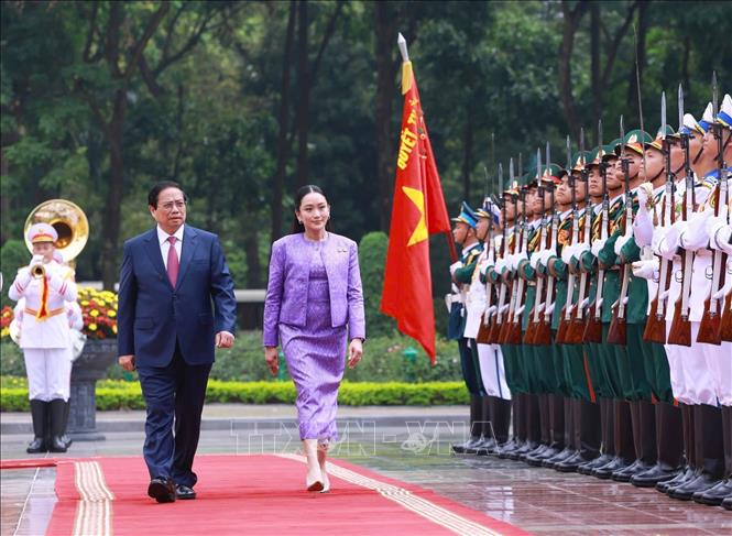 Thủ tướng Phạm Minh Chính chủ trì lễ đón Thủ tướng Thái Lan thăm chính thức Việt Nam- Ảnh 3. Thủ tướng Phạm Minh Chính chủ trì lễ đón Thủ tướng Thái Lan thăm chính thức Việt Nam- Ảnh 3.