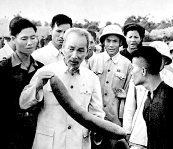 Những tình cảm đặc biệt khi Bác Hồ về thăm Hải Dương- Ảnh 1. Những tình cảm đặc biệt khi Bác Hồ về thăm Hải Dương- Ảnh 1.