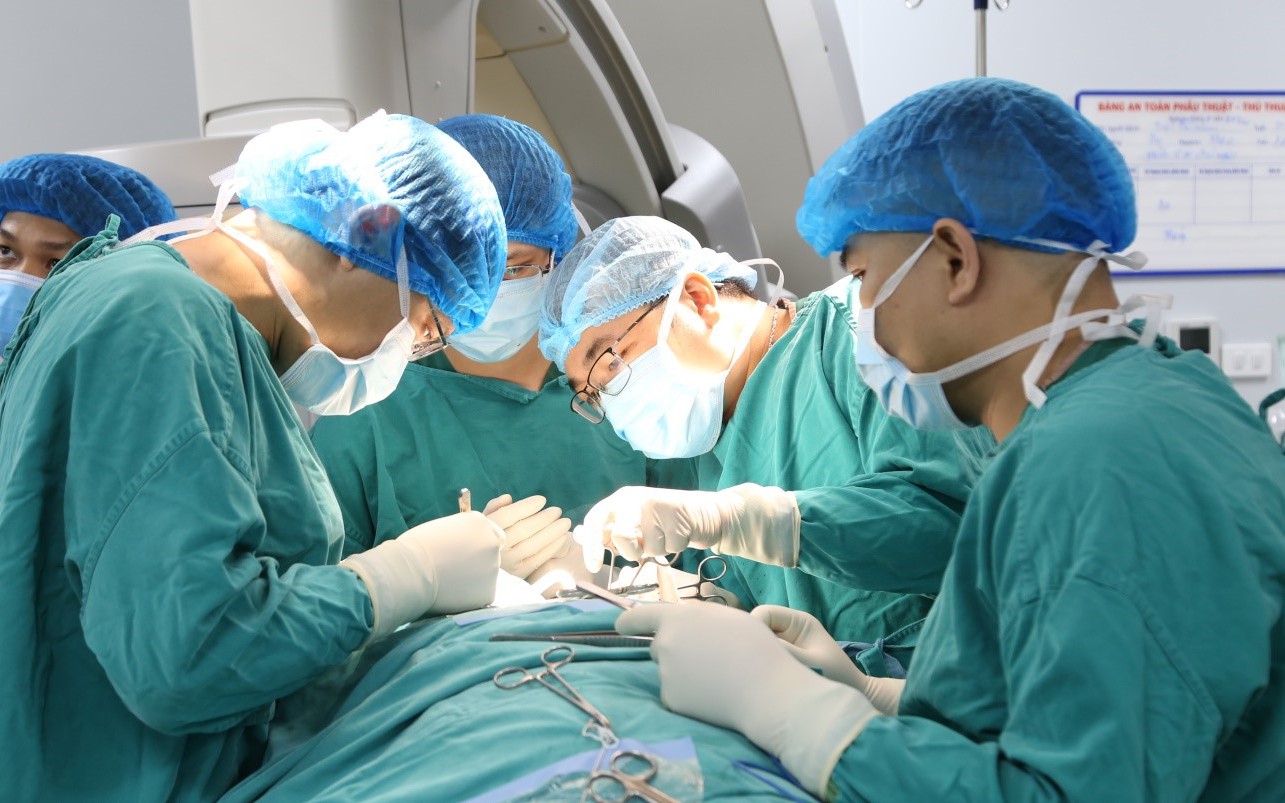 Cứu sống trẻ vỡ tim do tai nạn giao thông