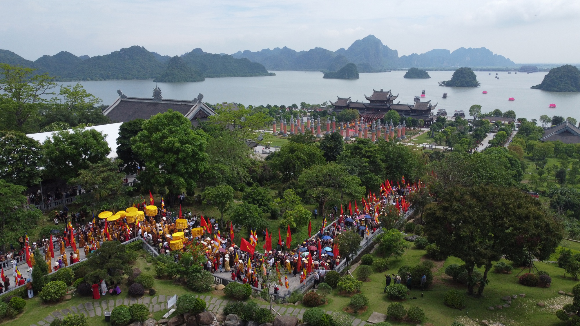 Chiêm ngưỡng xá lợi Phật Thích Ca Mâu Ni ở chùa Tam Chúc tỉnh Hà Nam- Ảnh 1. Chiêm ngưỡng xá lợi Phật Thích Ca Mâu Ni ở chùa Tam Chúc tỉnh Hà Nam- Ảnh 1.