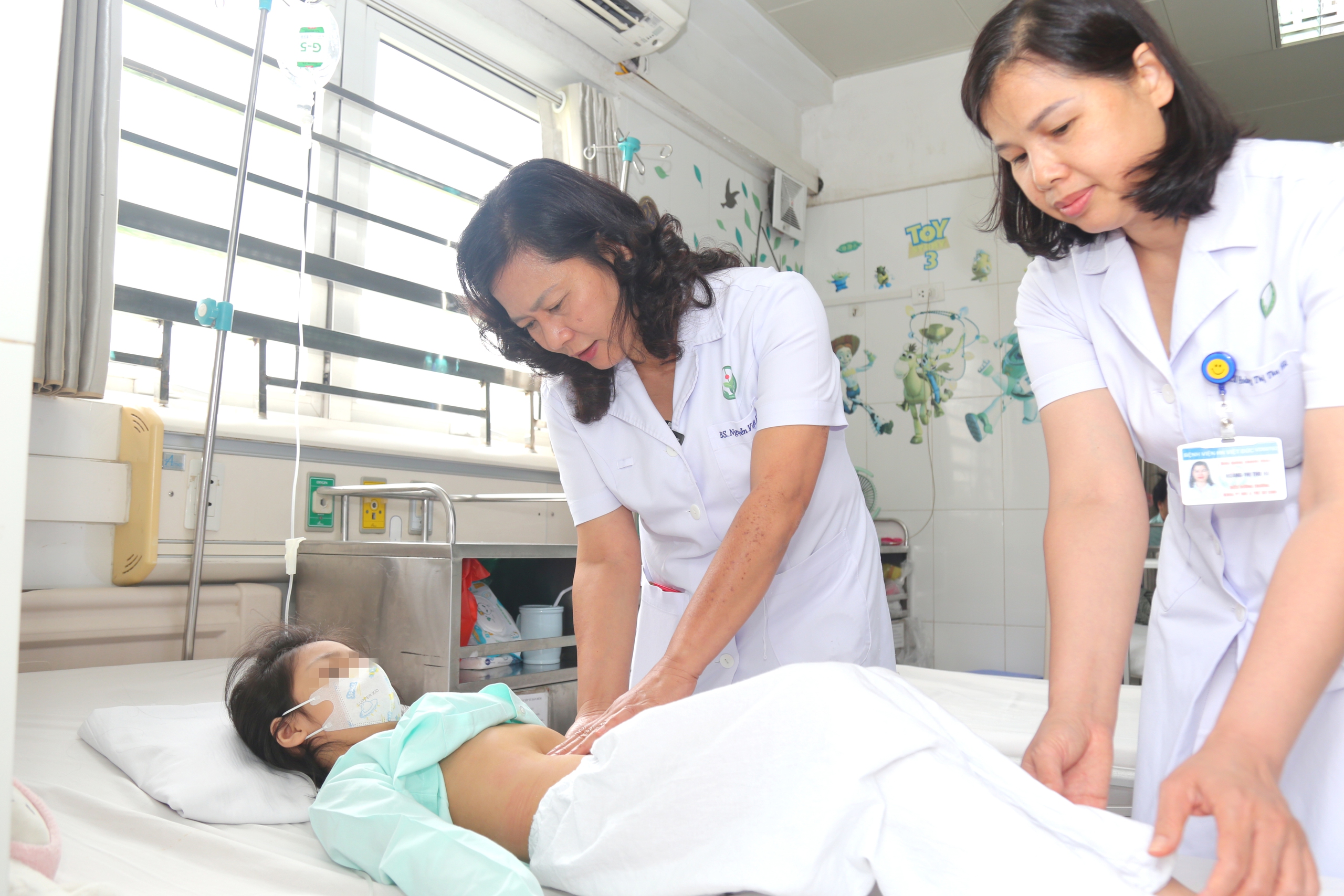Bé gái 14 tuổi 'sốc' khi bác sĩ thông báo kết quả nhiễm sắc thể là nam giới- Ảnh 1. Bé gái 14 tuổi 'sốc' khi bác sĩ thông báo kết quả nhiễm sắc thể là nam giới- Ảnh 1.